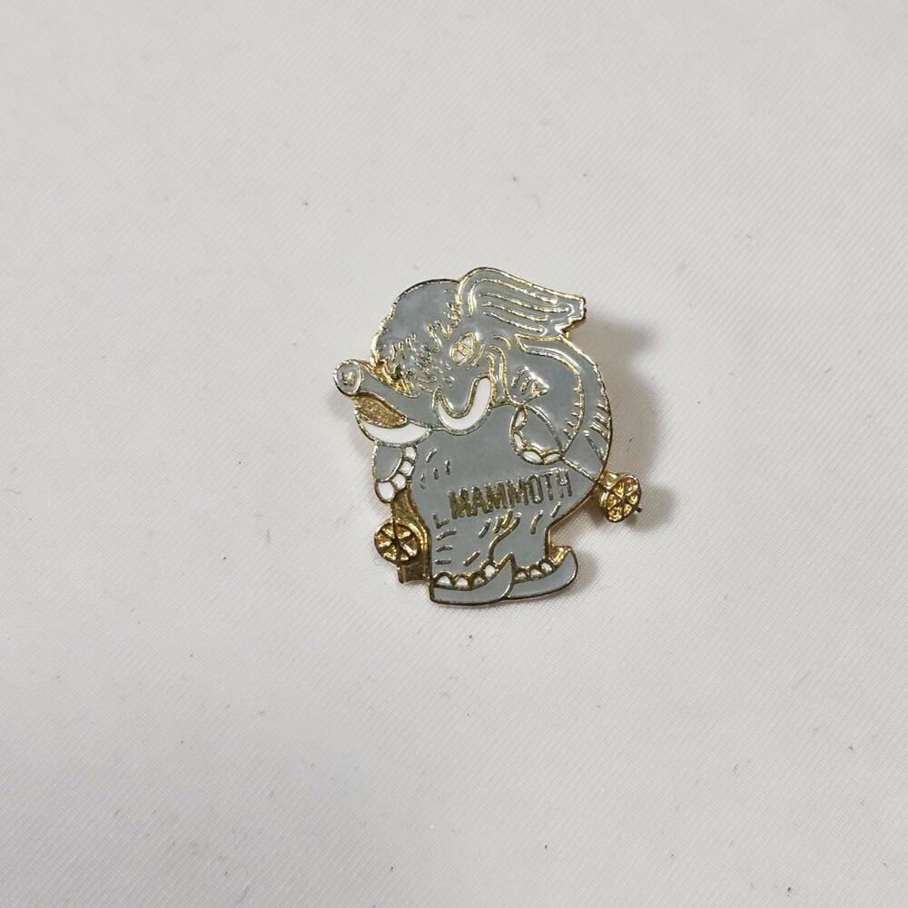 Vtg Mammoth Ski Pin California Resort Sierra Nevada Mountains Elephant on Skis
